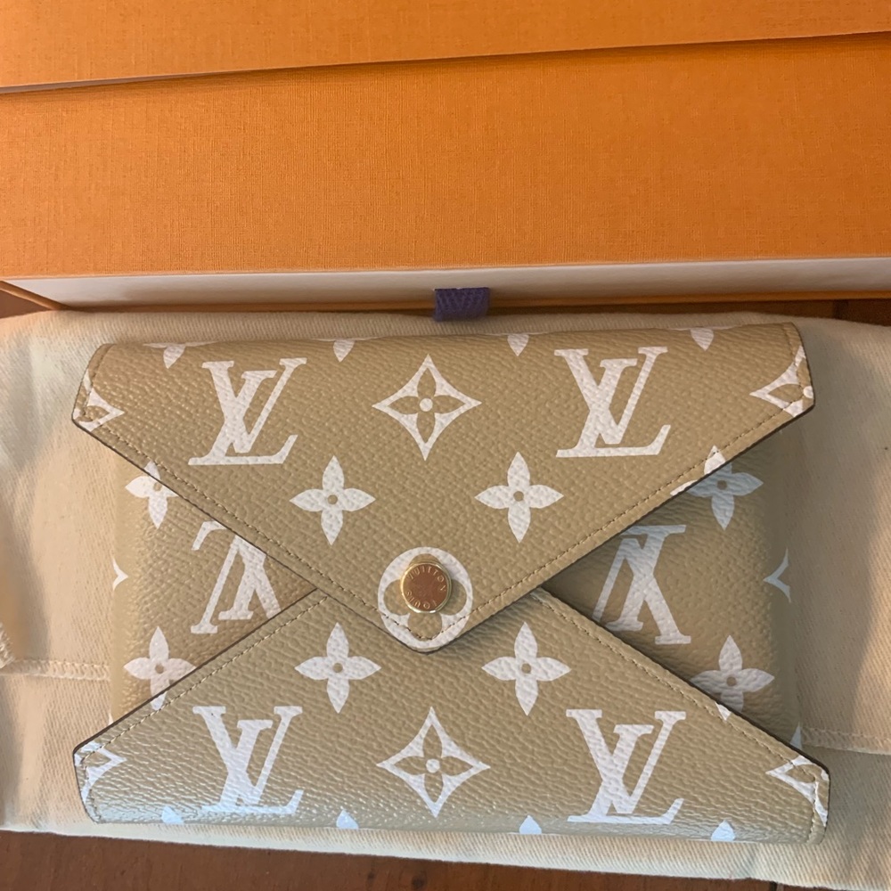 Louis Vuitton medium kiragami pouch